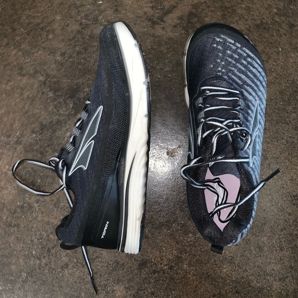 Altra Torin - Picture 1 of 3